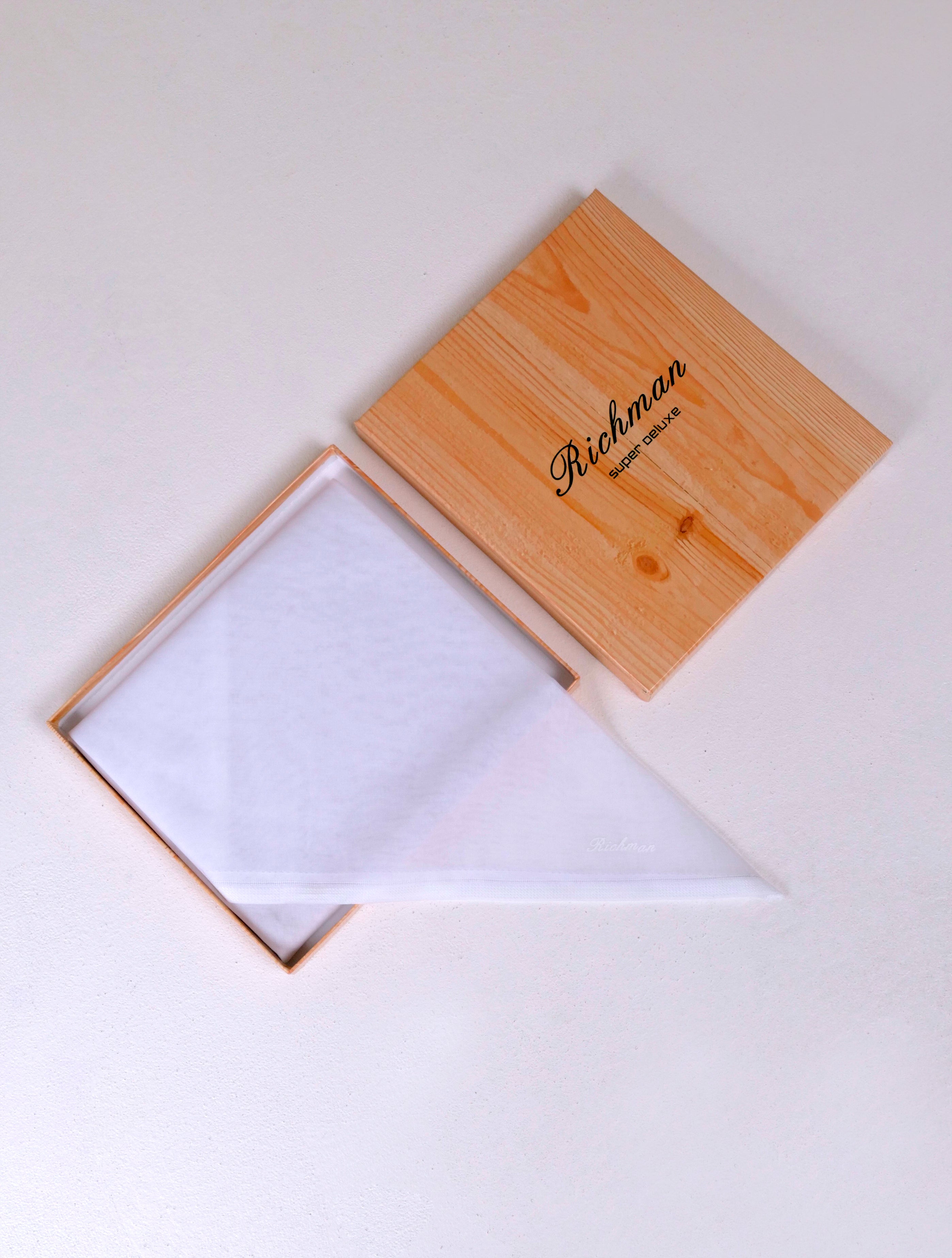 غترة رجالية سويسرية من ريتشمان بنسيج قطني فاخر