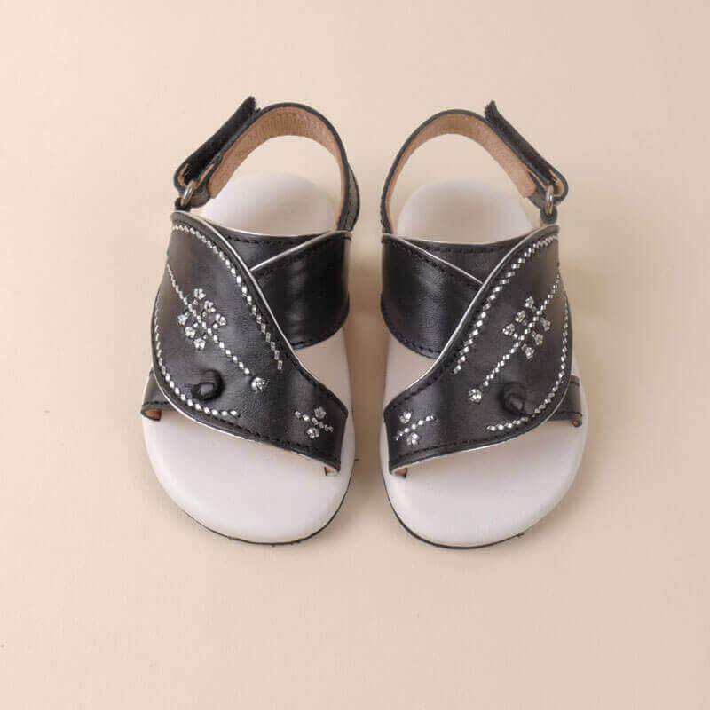 Kids’ Najdiya by Al Jazeera with White and Black Traditional Dishdasha Design