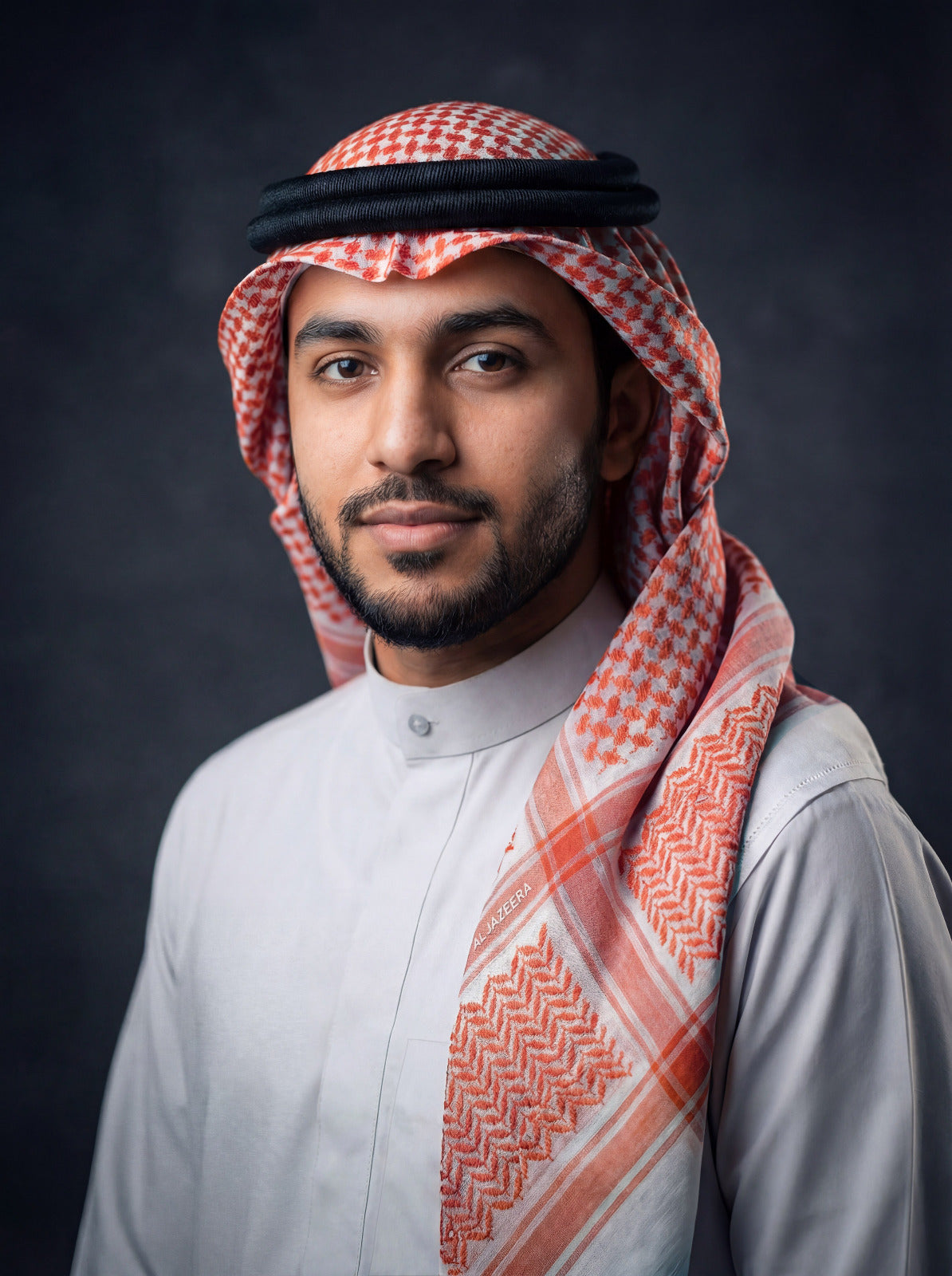 شماغ أبيض رجالي من الجزيرة بمظهر كلاسيكي أنيق