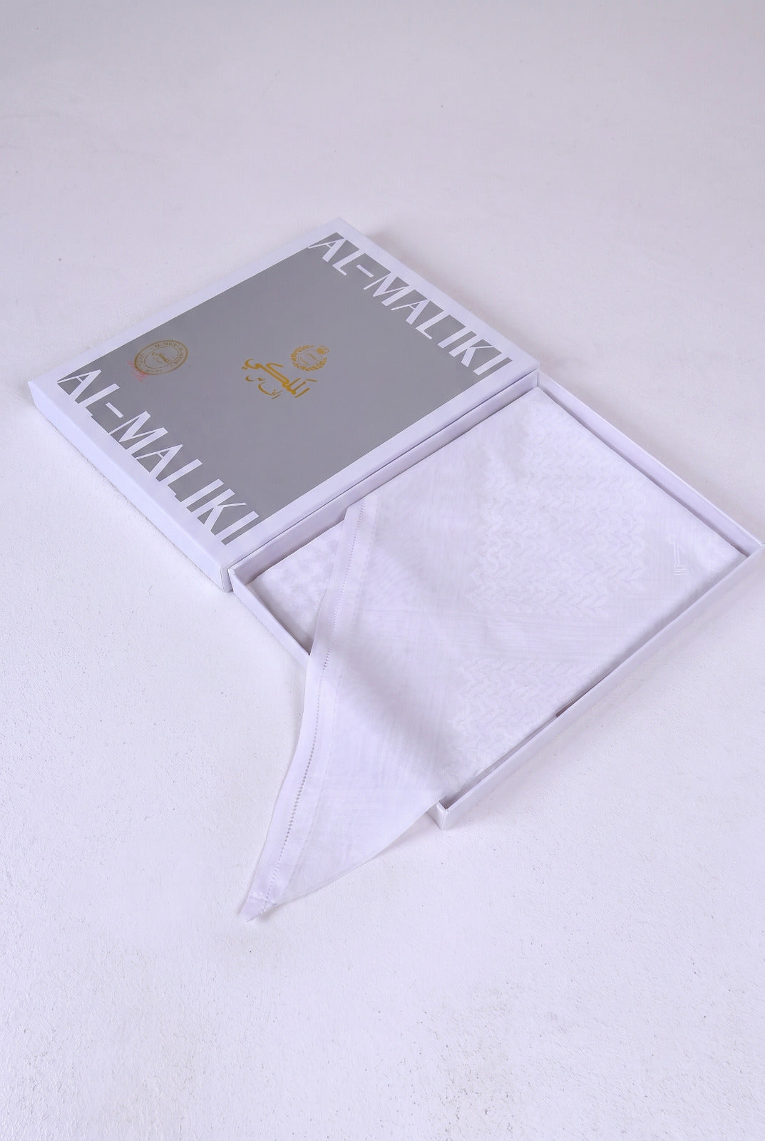 Men’s White Shemagh Malaki