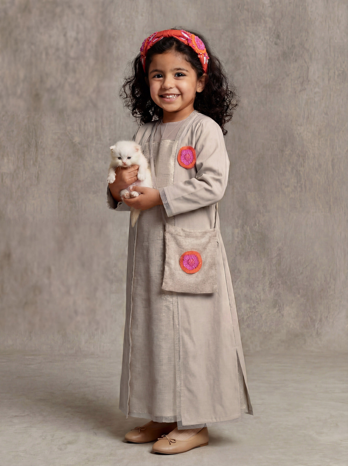 دراعة بيج مع حقيبة للبنات من تيا