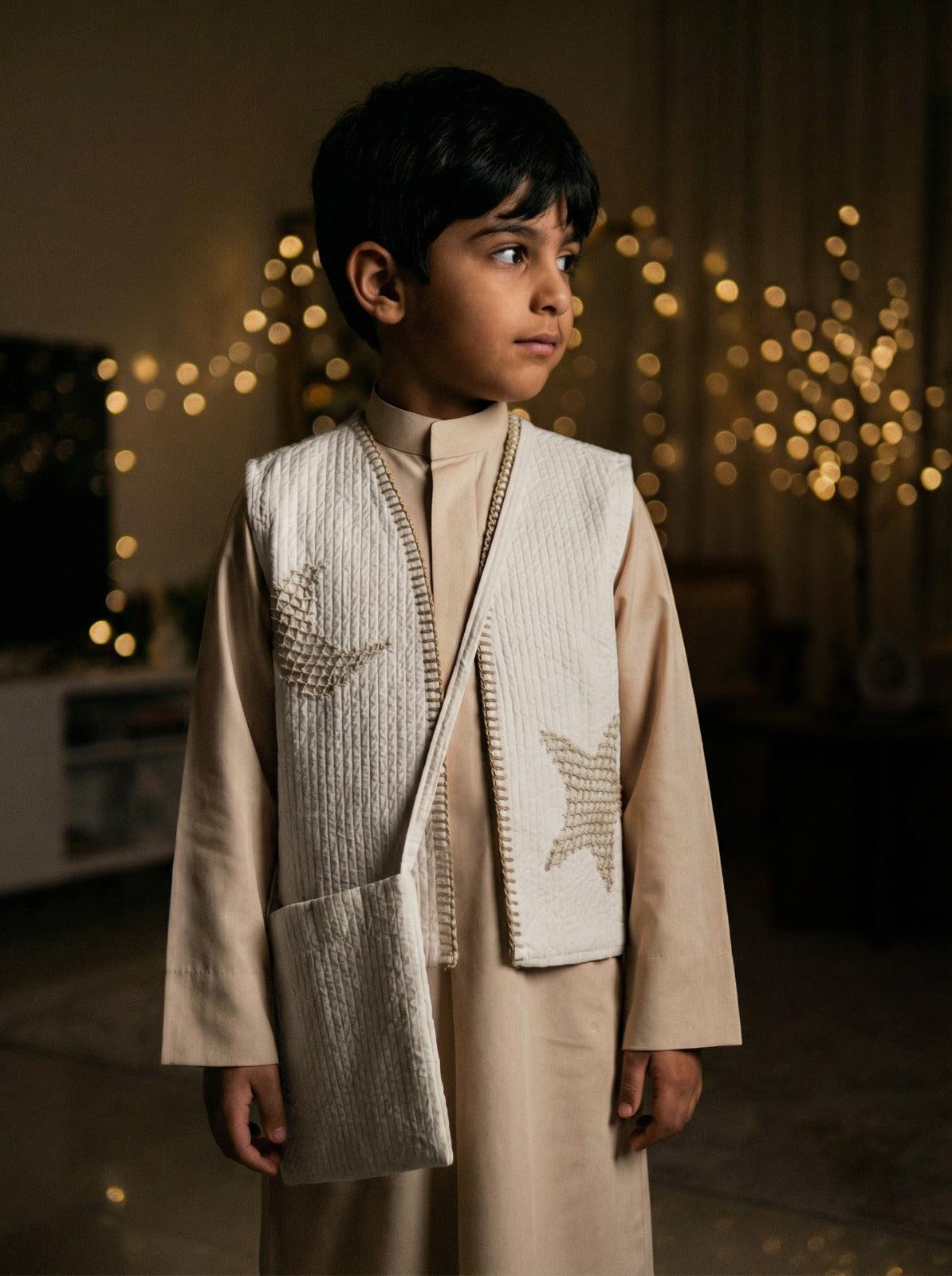 سديرية بلون البيج مع النجوم مع حقيبة للقرقيعان